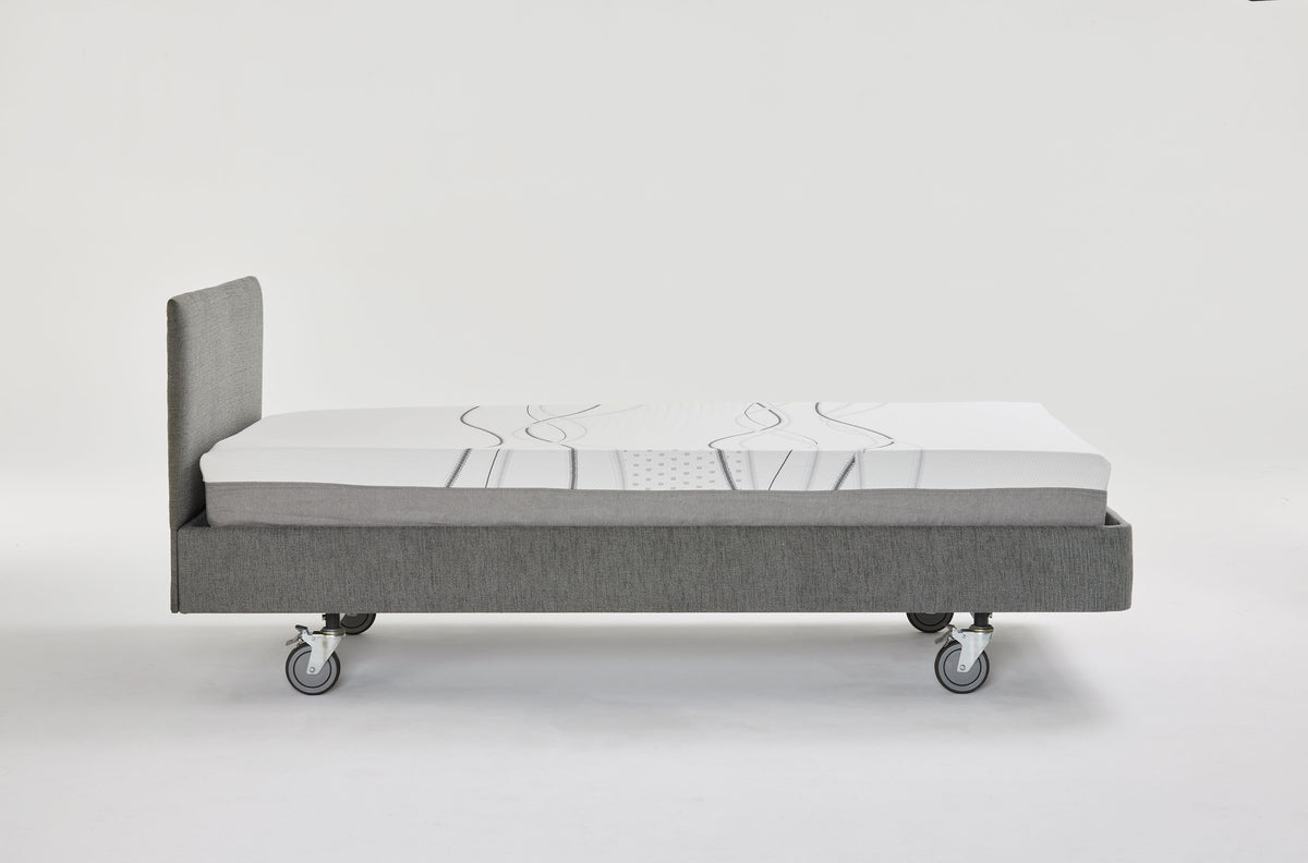Icare IC100 partner bed alongside an adjustable bed