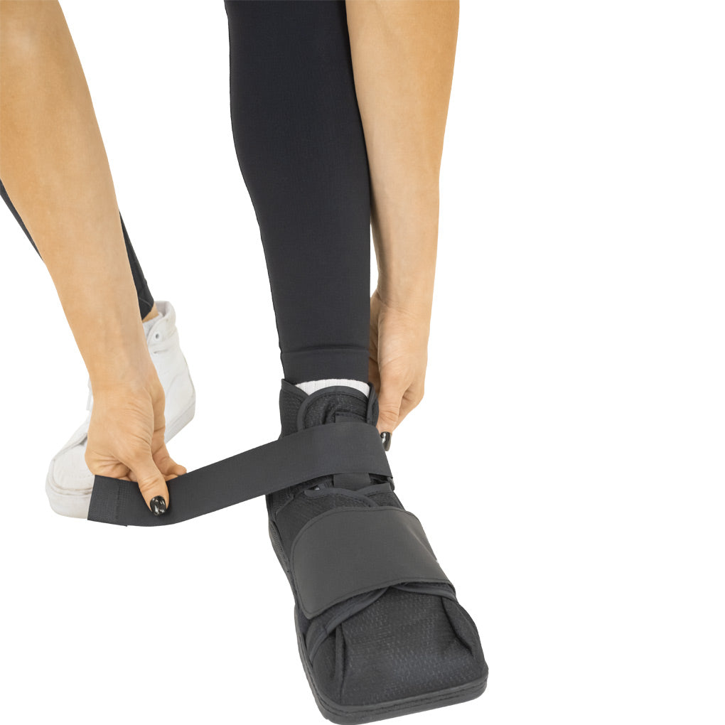 Vive Closed Toe Post OP Shoe
