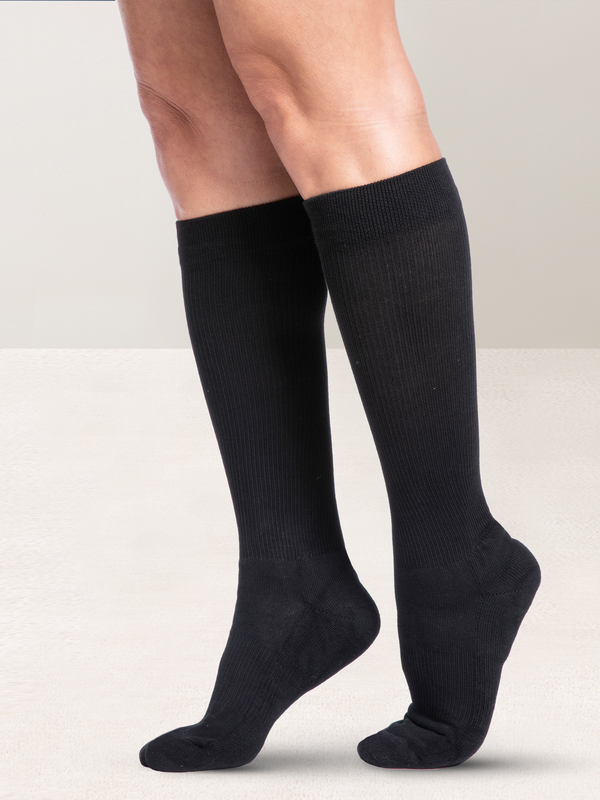 Sigvaris Women's Motion Cushioned Cotton Calf 20-30 mmHg